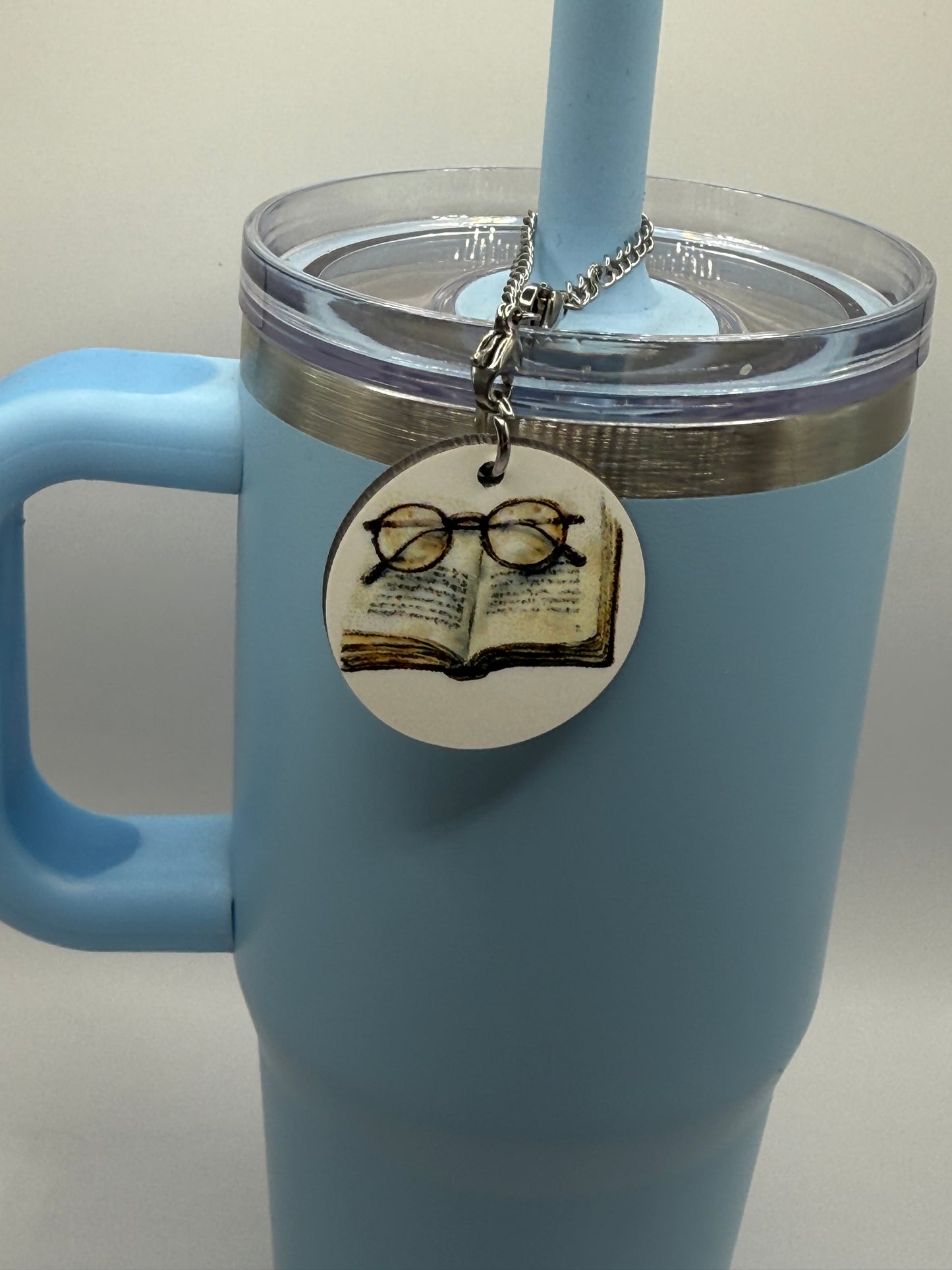 Round charm for tumbler or bag -Book nerd